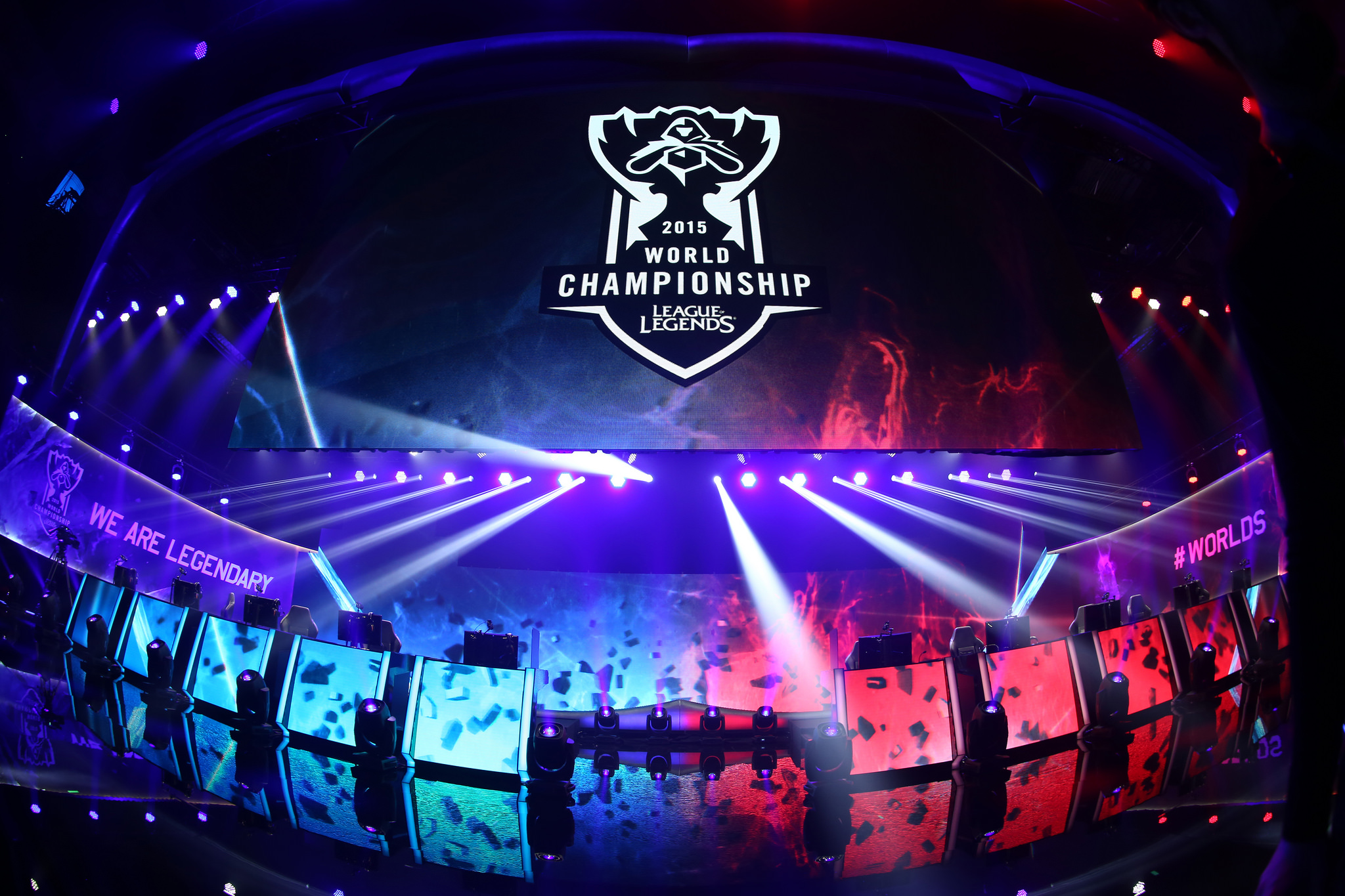 在战胜UP并且拿下第三局MVP后，Scout选手已经拿下2023LPL春季赛常规赛第17次MVP，刷新联赛常规赛MVP纪录