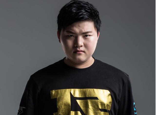 JamYoung 的经典沙漠之鹰四杀很难拯救团队。 TyLoo 在自选地图中输给了 MIBR